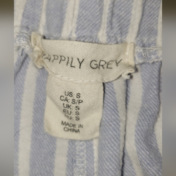 Happily Grey | Soft Wide Leg Striped Cargo Pants - Picture 5 of 6